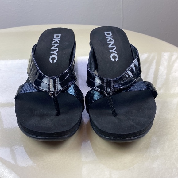 COPY - 90s DKNY Slip-on Heels - Picture 5 of 7